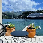 Seafront House In Dubrovnik
