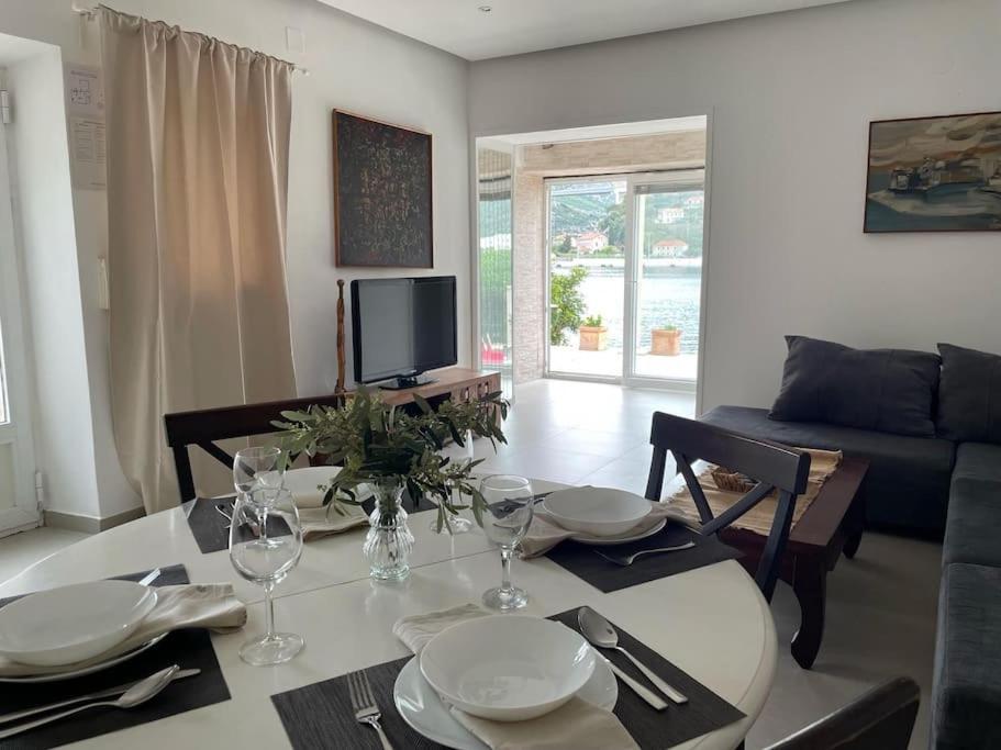 Apartment Seafront House In Dubrovnik